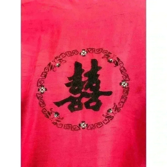 Elegant Red 100% Silk Hand-Embroidered Women’s Kimono - Picture 4 of 13